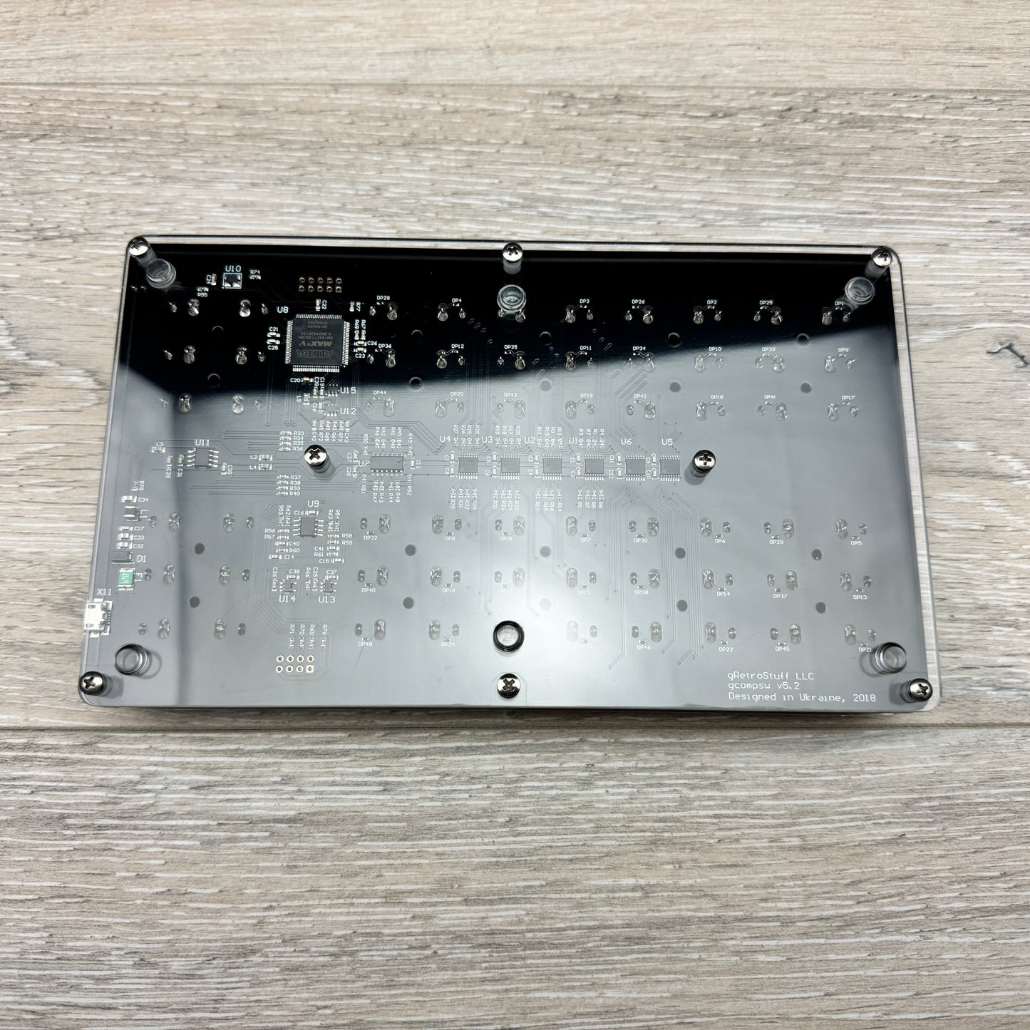 gcomp Automatic 8:2 Component / Composite switch