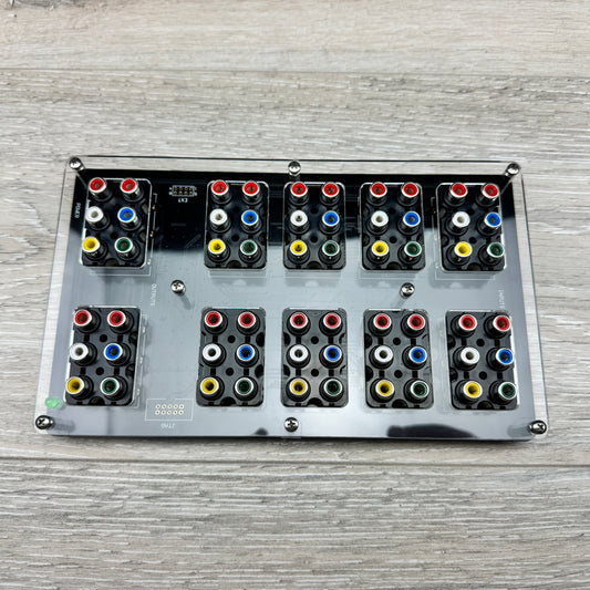 gcomp Automatic 8:2 Component / Composite switch